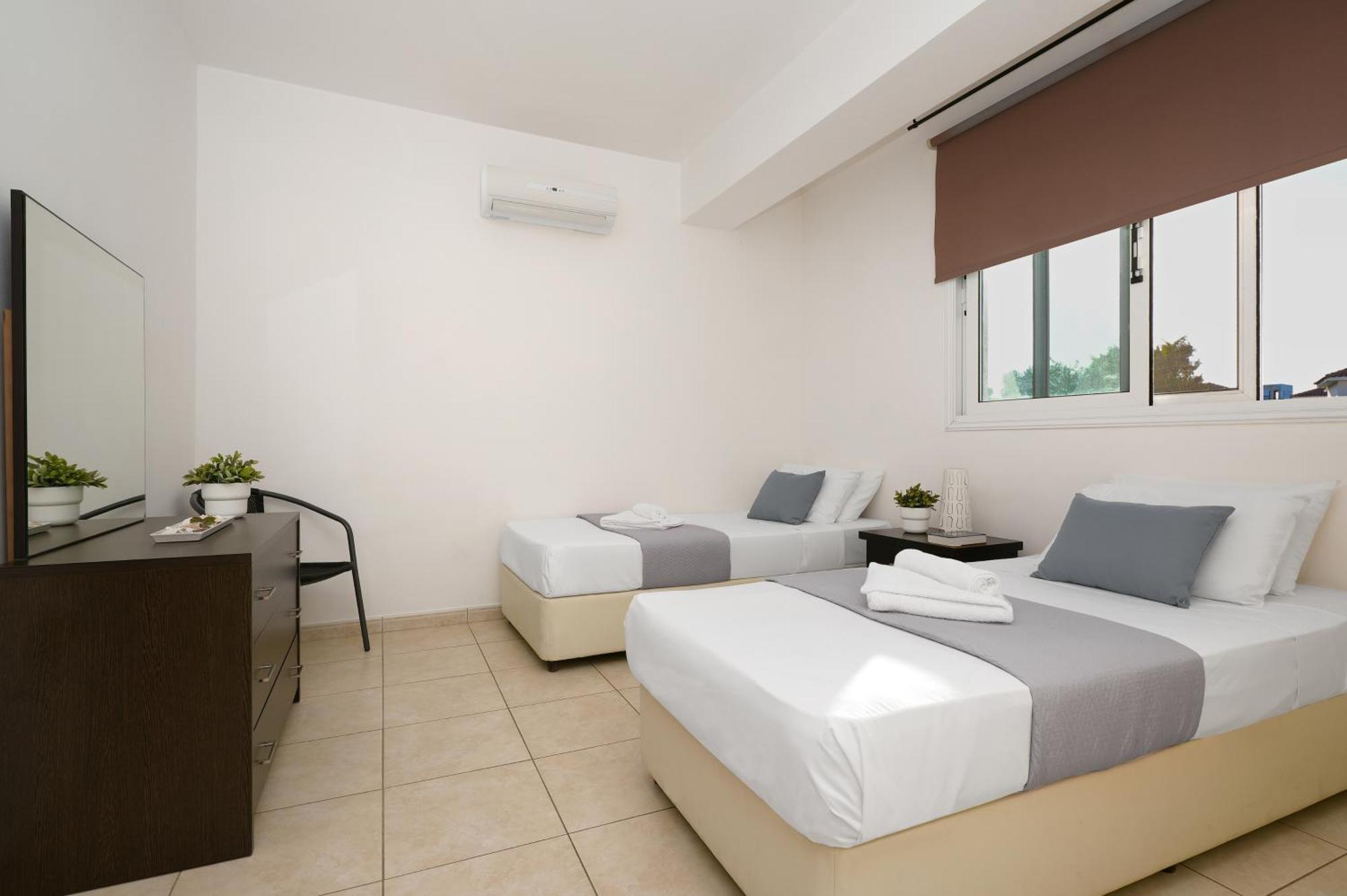 Neraida - 2Bed Apart Walk To Kalamies Beach โปรทาราส ภายนอก รูปภาพ