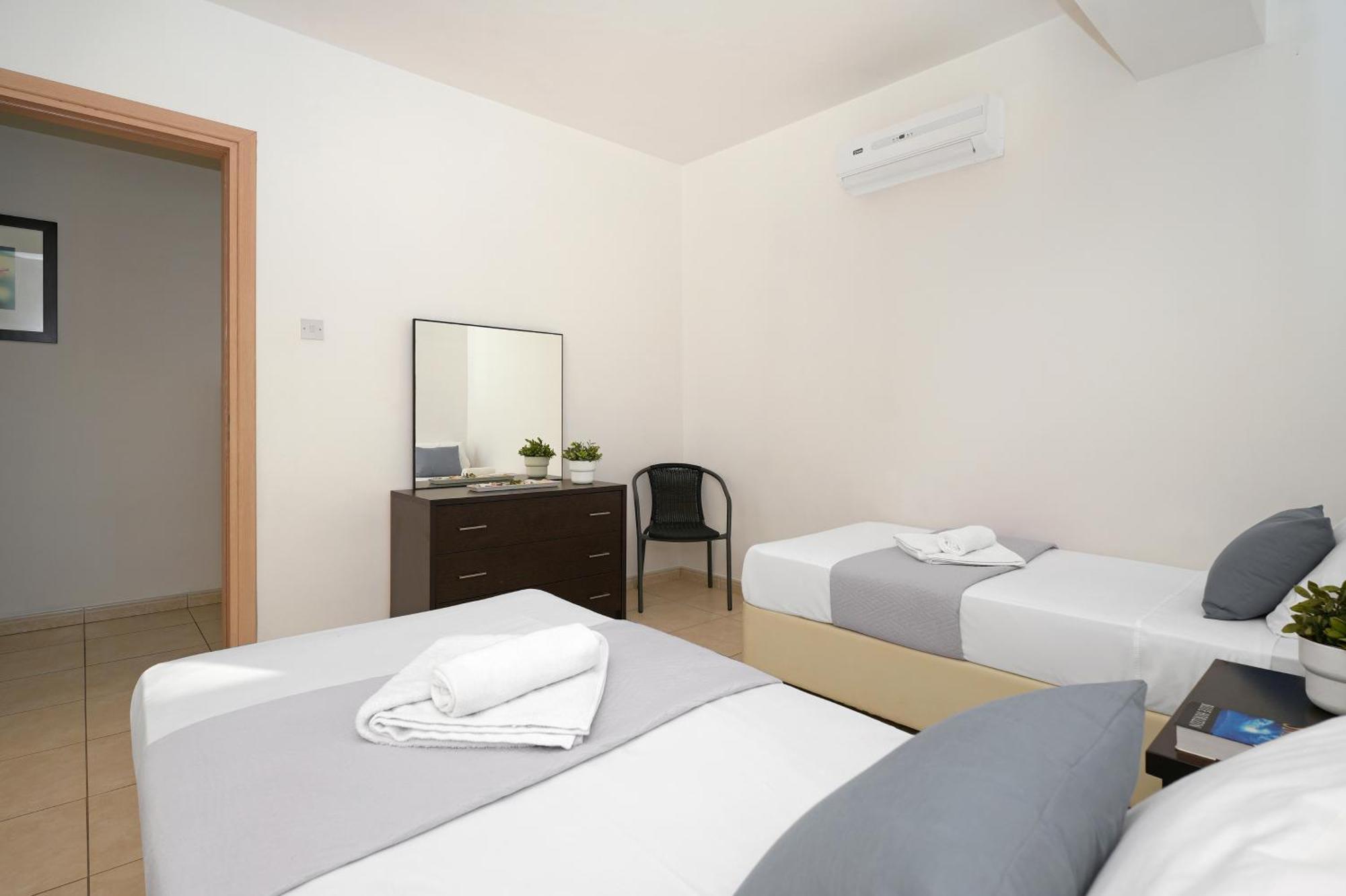 Neraida - 2Bed Apart Walk To Kalamies Beach โปรทาราส ภายนอก รูปภาพ