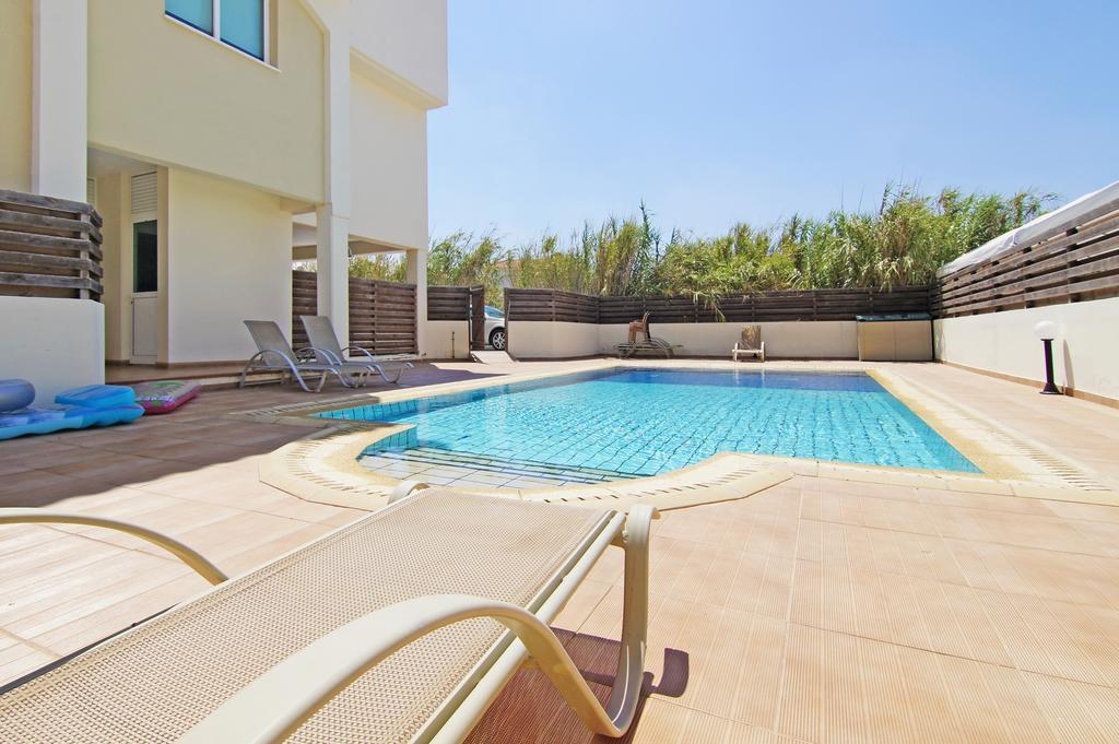Neraida - 2Bed Apart Walk To Kalamies Beach โปรทาราส ภายนอก รูปภาพ